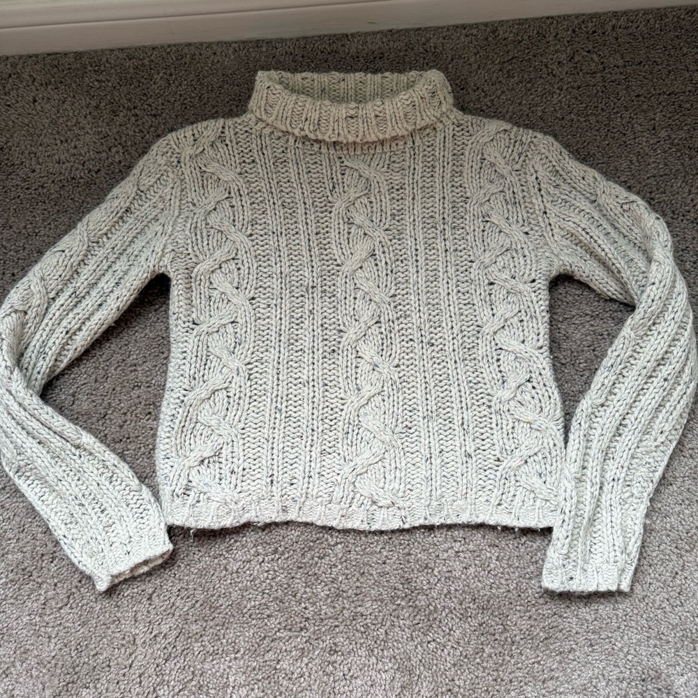 knitted cropped sweater beige